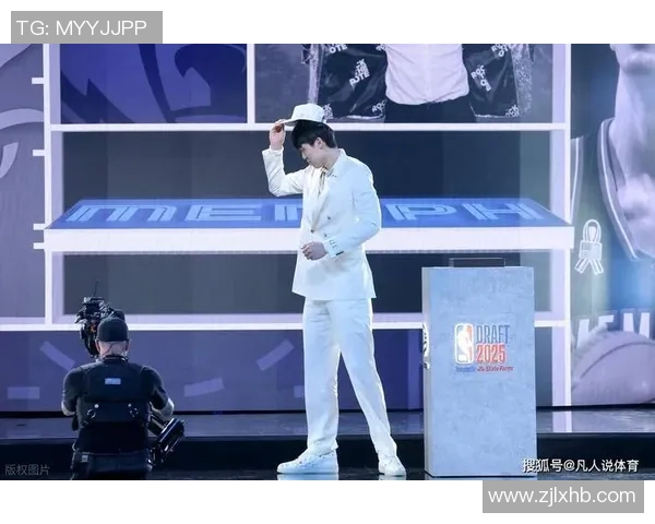 末节爆发送暴扣再献两记封盖杨瀚森攻防闪耀全场表现惊艳 末节爆发送暴扣再献两记封盖杨瀚森攻防闪耀全场表现惊艳